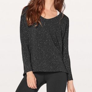 Lululemon back in action long sleeve V-neck Size 4